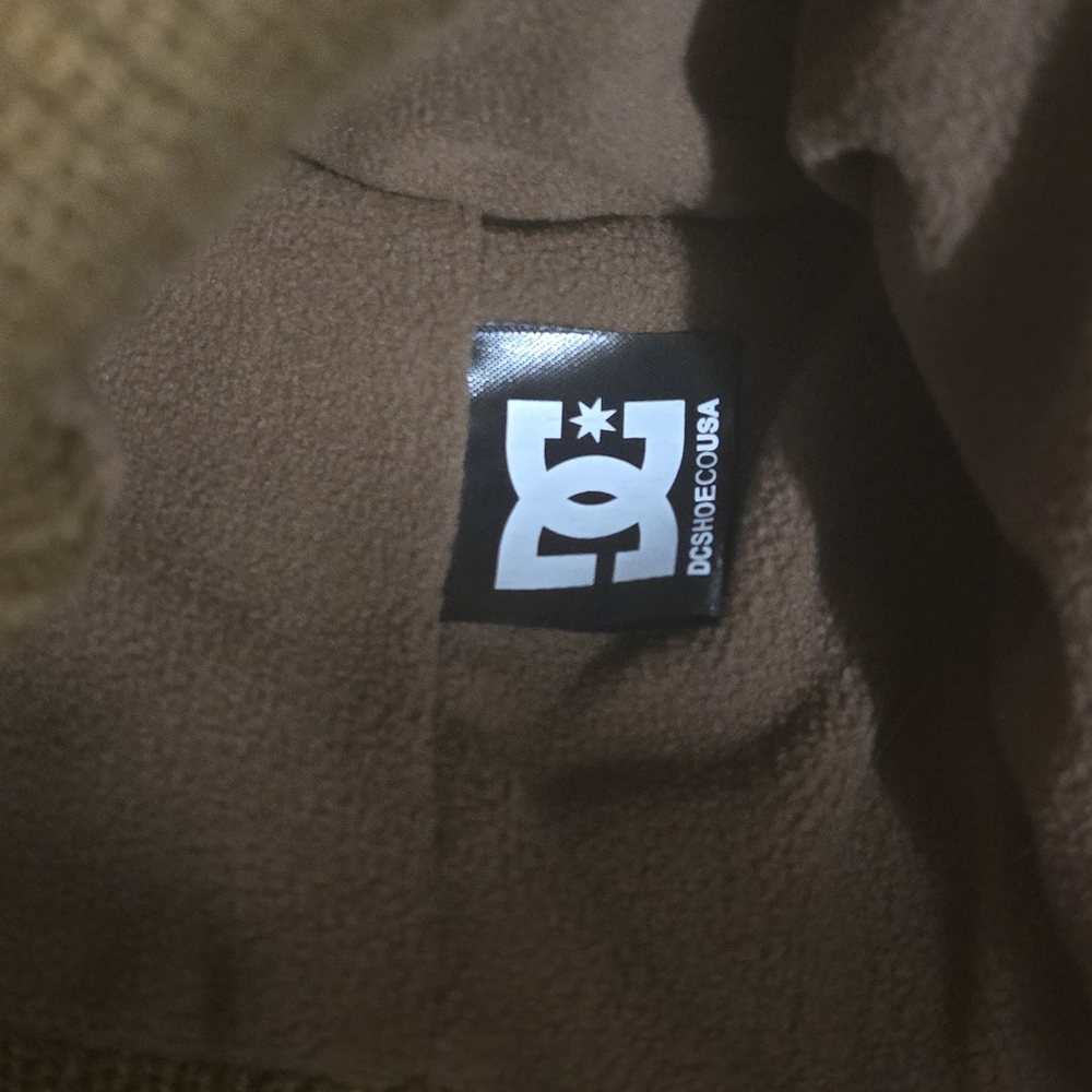 DC Brown Fleece & Black Beanies - Picture 4 of 8
